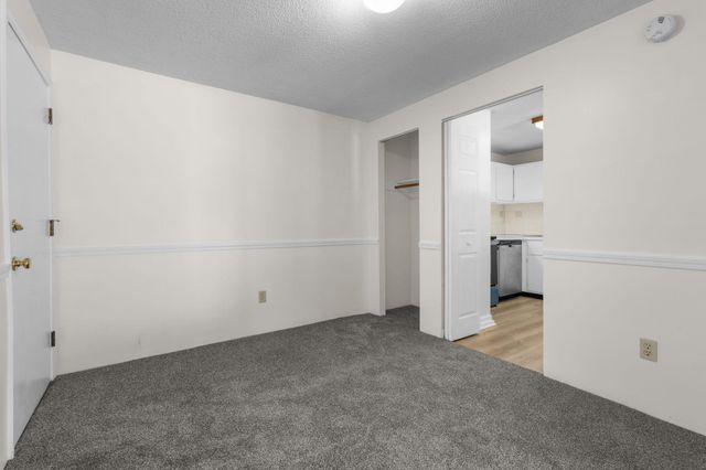 12 English Village Rd Apt 201, Manchester, NH 03102