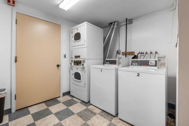 12 English Village Rd Apt 201, Manchester, NH 03102