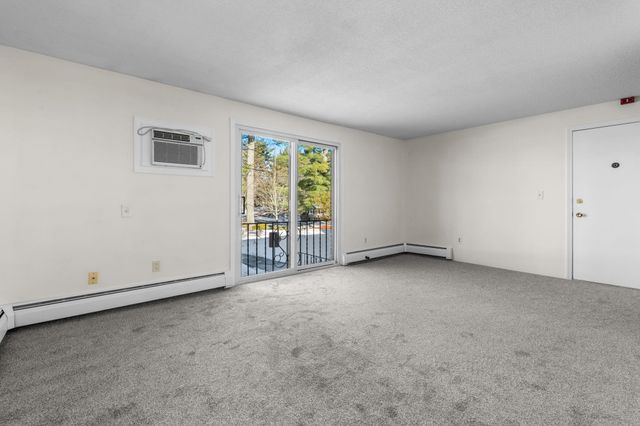 12 English Village Rd Apt 201, Manchester, NH 03102