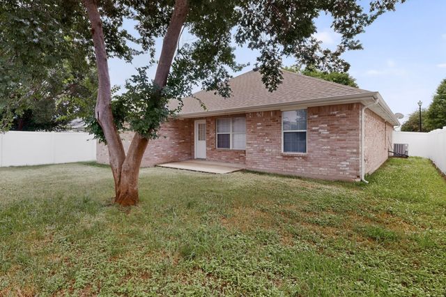 2319 Great Light Drive, Dallas, TX 75228