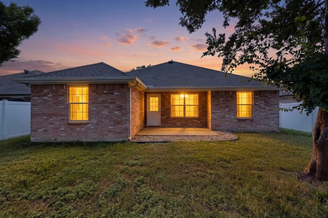 2319 Great Light Drive, Dallas, TX 75228
