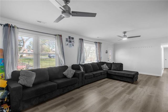 512 Croydon Lane, Winston-salem, NC 27107