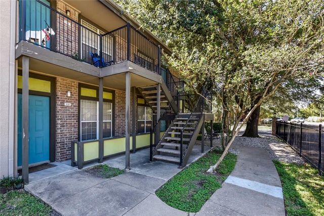 7685 Northcross DR 221, Austin, TX 78757