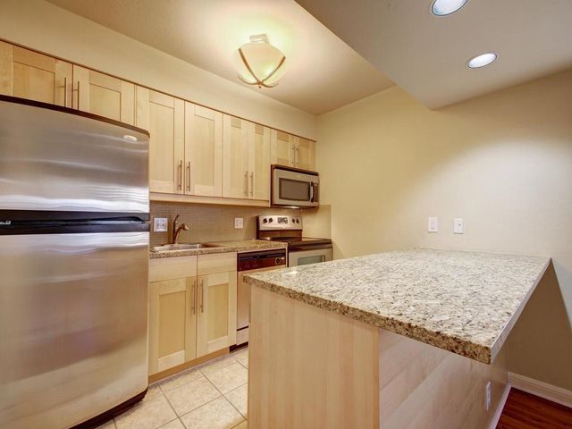 7685 Northcross DR 221, Austin, TX 78757
