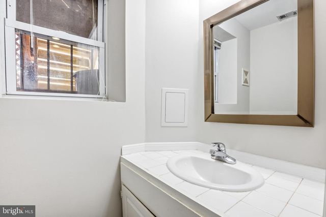 1811 GOUGH ST, Baltimore, MD 21231