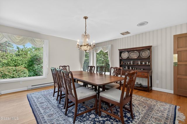 1283 Hawthorn Road, Niskayuna, NY 12309