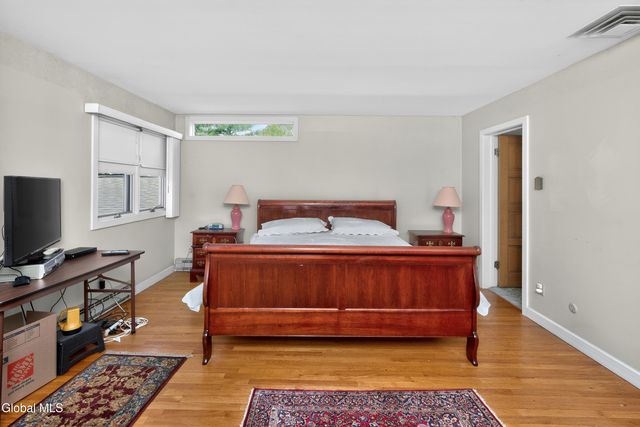 1283 Hawthorn Road, Niskayuna, NY 12309