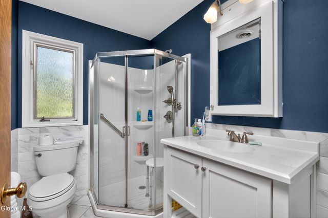 1283 Hawthorn Road, Niskayuna, NY 12309