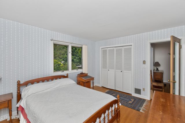 1283 Hawthorn Road, Niskayuna, NY 12309