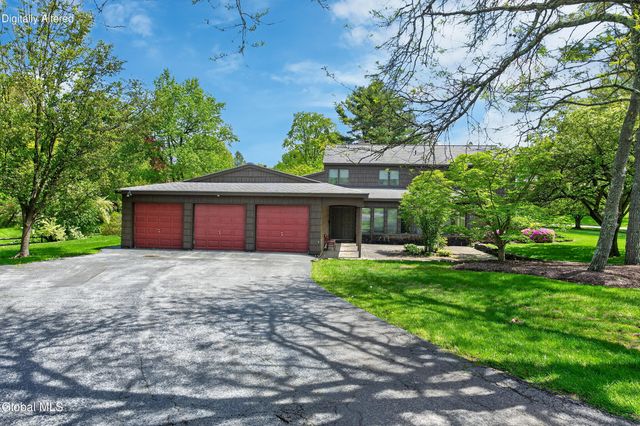 1283 Hawthorn Road, Niskayuna, NY 12309