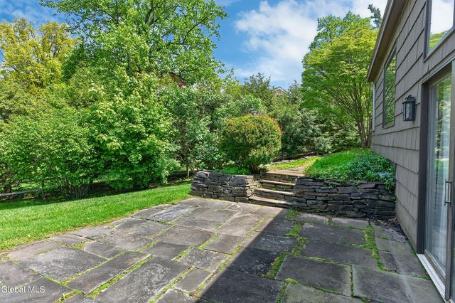 1283 Hawthorn Road, Niskayuna, NY 12309