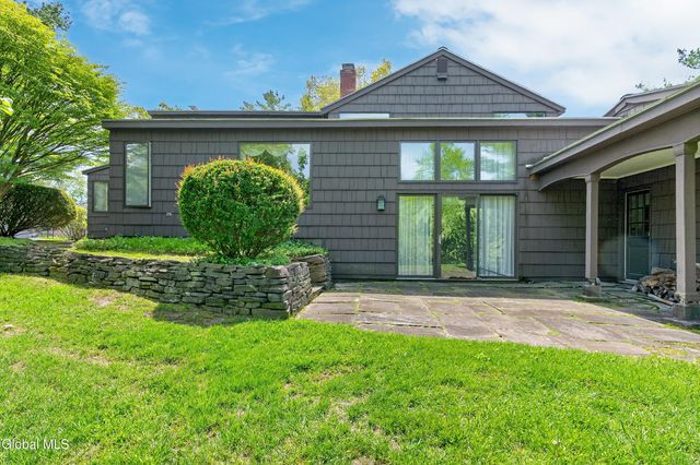 1283 Hawthorn Road, Niskayuna, NY 12309