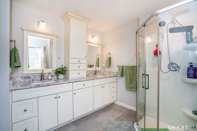 284 Castlewood Drive 284, Bloomfield, CT 06002