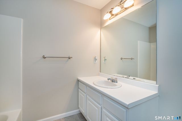 284 Castlewood Drive 284, Bloomfield, CT 06002