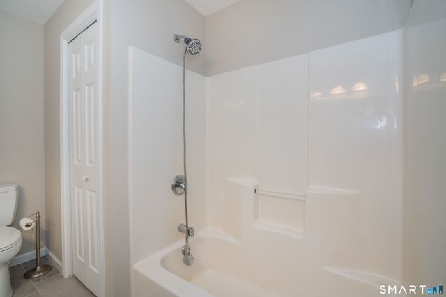 284 Castlewood Drive 284, Bloomfield, CT 06002