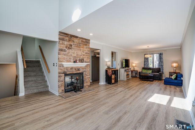 284 Castlewood Drive 284, Bloomfield, CT 06002