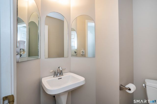 284 Castlewood Drive 284, Bloomfield, CT 06002