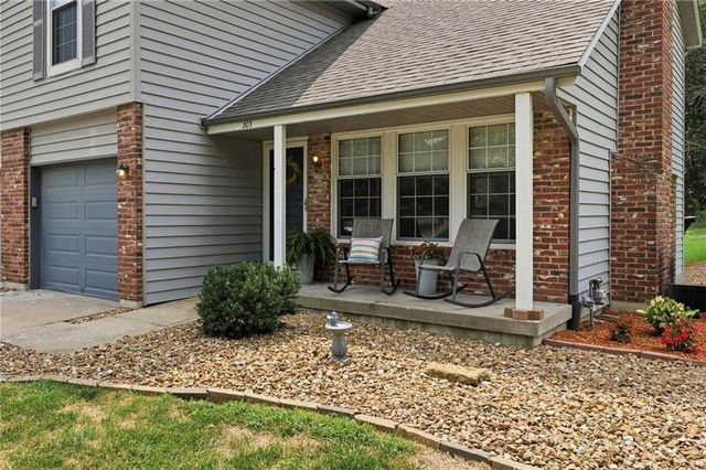 203 W Foxwood Drive, Raymore, MO 64083