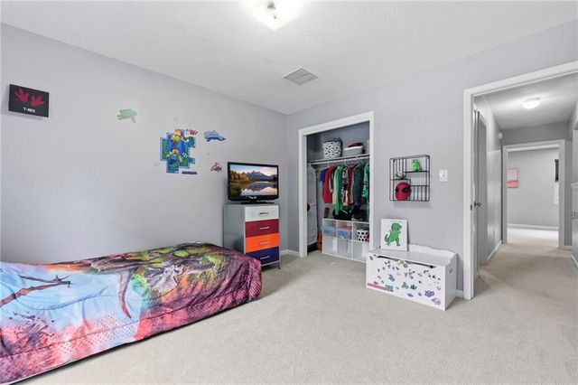 203 W Foxwood Drive, Raymore, MO 64083
