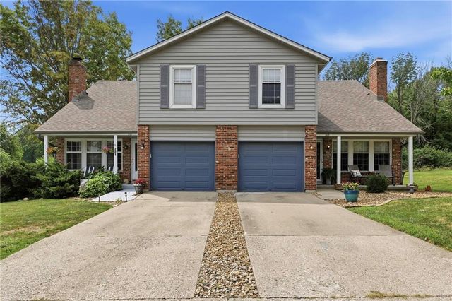 203 W Foxwood Drive, Raymore, MO 64083