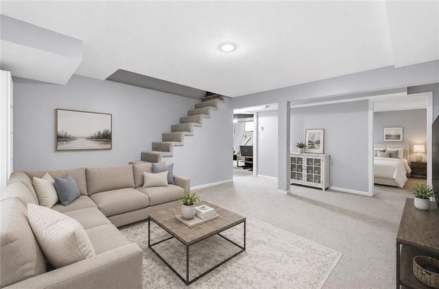203 W Foxwood Drive, Raymore, MO 64083