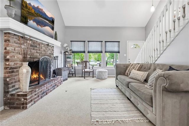 203 W Foxwood Drive, Raymore, MO 64083