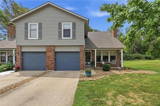 203 W Foxwood Drive, Raymore, MO 64083