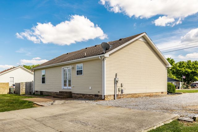 226 Westland St, Portland, TN 37148