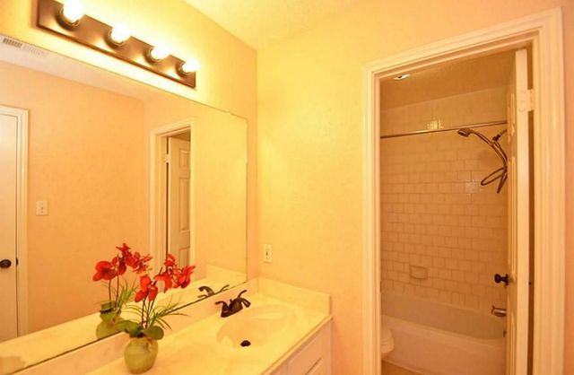 17911 Western Pass Ln, Houston, TX 77095