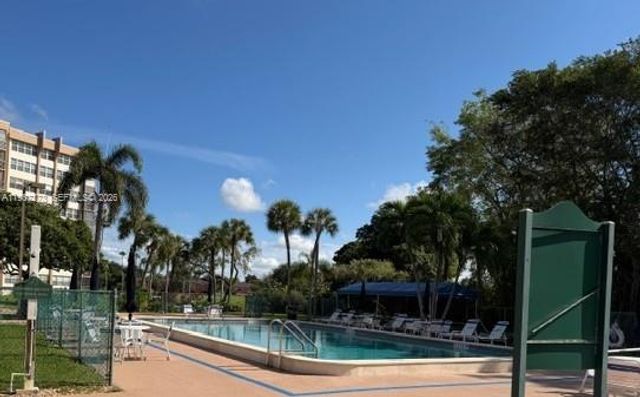 1100 Saint Charles Pl L6, Pembroke Pines, FL 33026