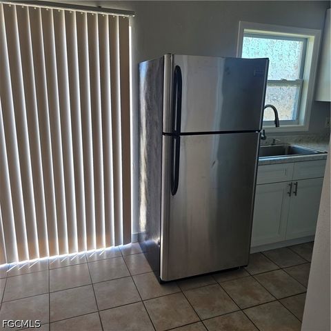 1818 SW Santa Barbara PL 2, Cape Coral, FL 33991