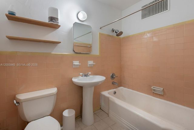 6941 Bay Dr B3, Miami Beach, FL 33141