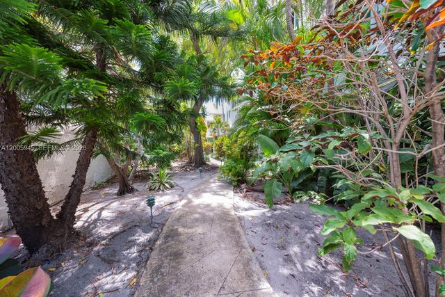 6941 Bay Dr B3, Miami Beach, FL 33141