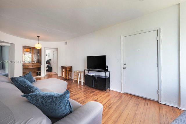 6941 Bay Dr B3, Miami Beach, FL 33141