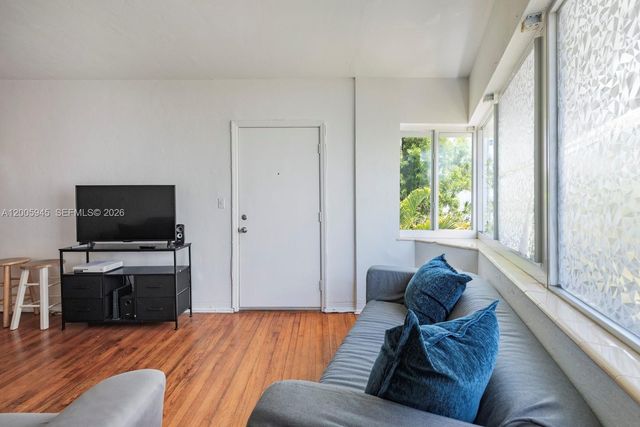 6941 Bay Dr B3, Miami Beach, FL 33141