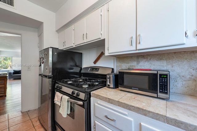 6941 Bay Dr B3, Miami Beach, FL 33141