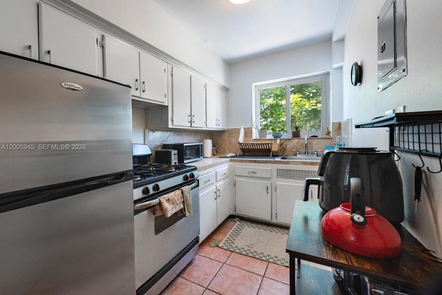 6941 Bay Dr B3, Miami Beach, FL 33141