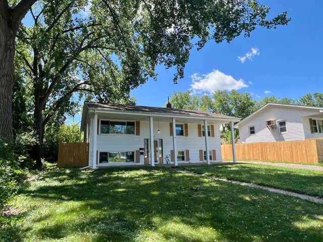 1450 Idaho Avenue E, Saint Paul, MN 55106