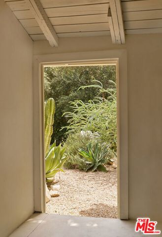 404 N Avenue 52, Los Angeles, CA 90042