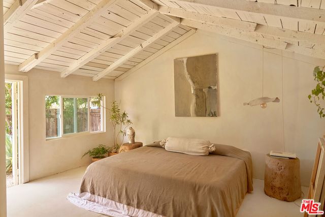 404 N Avenue 52, Los Angeles, CA 90042