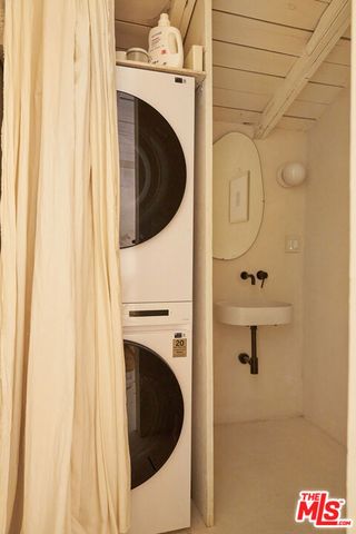 404 N Avenue 52, Los Angeles, CA 90042