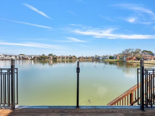 2110 Lakeshore Edge Drive, Houston, TX 77080