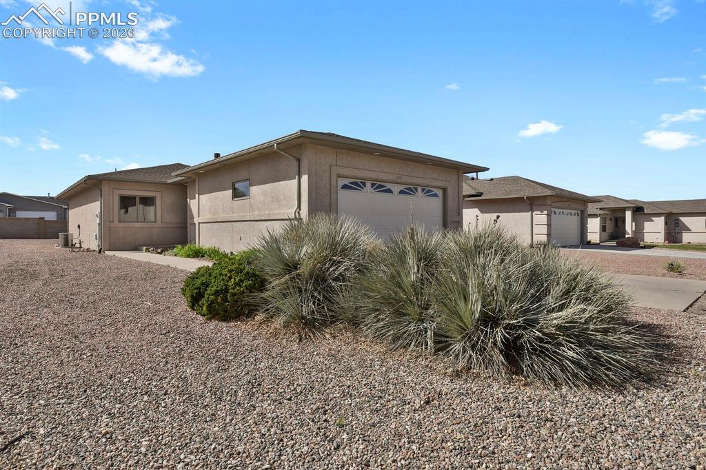 470 S Soaring Eagle Drive, Pueblo, CO 81007 — exterior