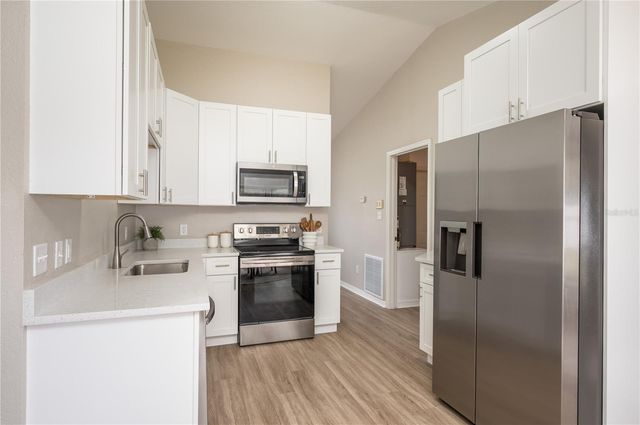 246 RIDGEWOOD STREET, Altamonte Springs, FL 32701