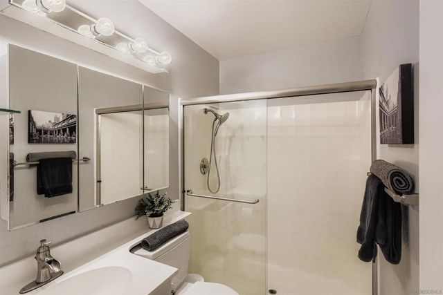 5059 La Cuenta Dr, San Diego, CA 92124