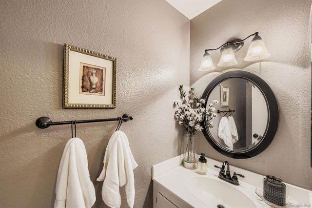 5059 La Cuenta Dr, San Diego, CA 92124