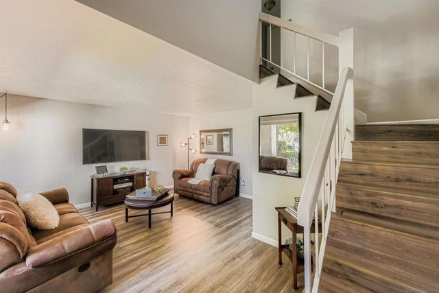 5059 La Cuenta Dr, San Diego, CA 92124