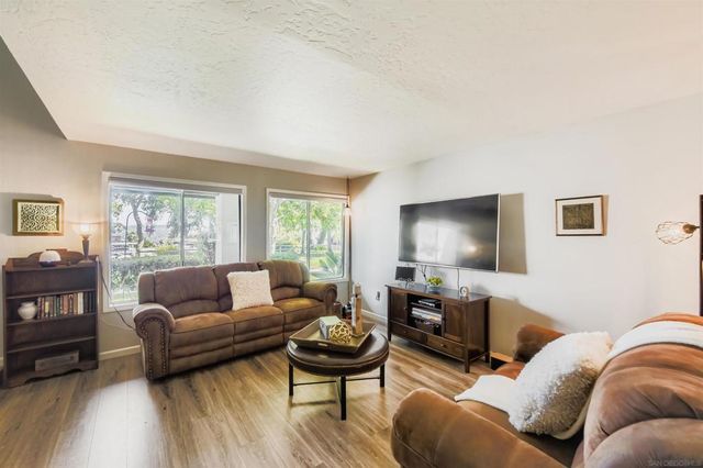 5059 La Cuenta Dr, San Diego, CA 92124