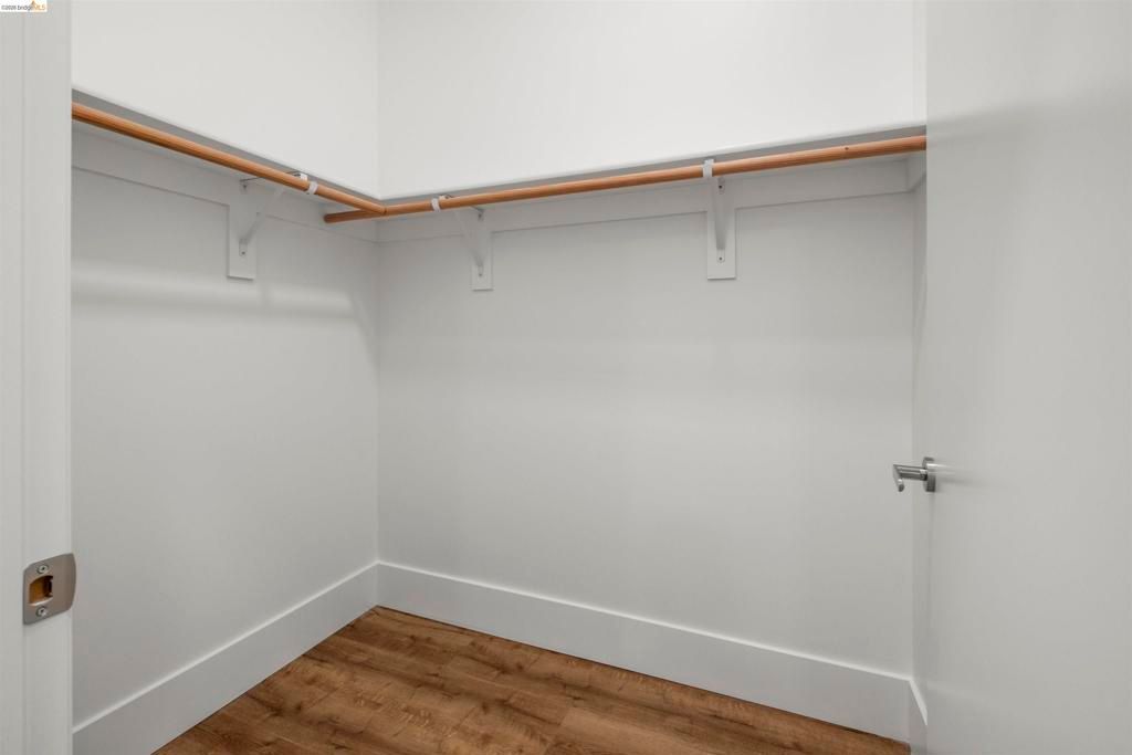 Image 14 of property listing at 1545 32nd Street 101, Oakland, CA 94608