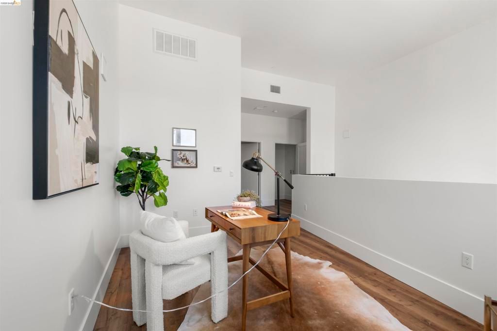 Image 17 of property listing at 1545 32nd Street 101, Oakland, CA 94608